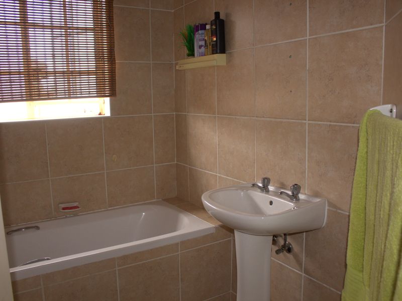 Modern Elegance in Terenure – Your Dream Townhouse Awaits! - Photo 10