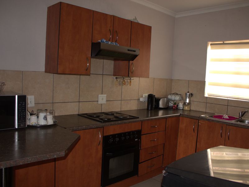 Modern Elegance in Terenure – Your Dream Townhouse Awaits! - Photo 8