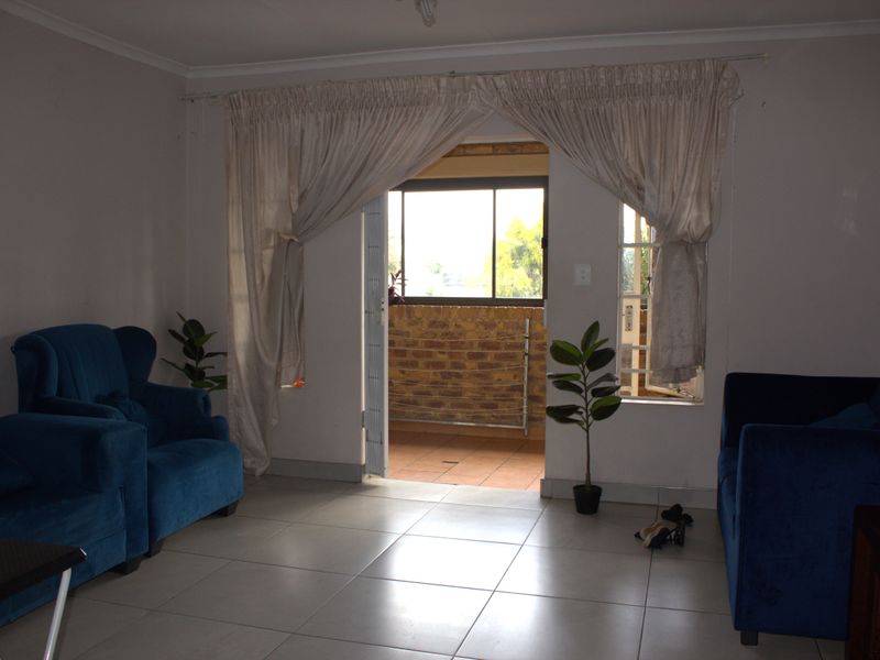 Modern Elegance in Terenure – Your Dream Townhouse Awaits! - Photo 6