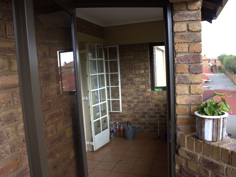 Modern Elegance in Terenure – Your Dream Townhouse Awaits! - Photo 3