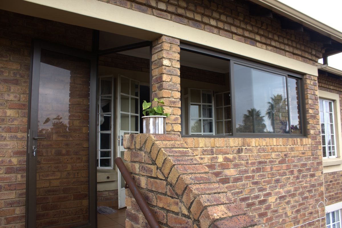 Modern Elegance in Terenure – Your Dream Townhouse Awaits! - Photo 2