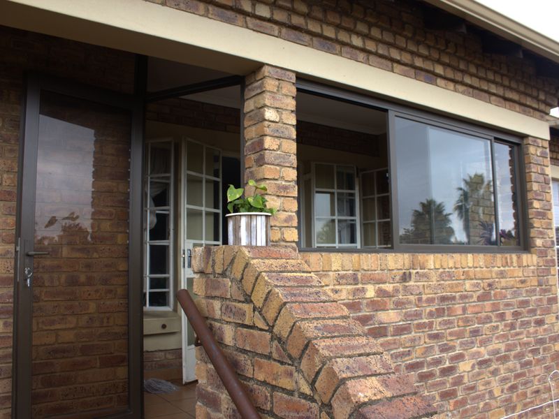 Modern Elegance in Terenure – Your Dream Townhouse Awaits! - Photo 2