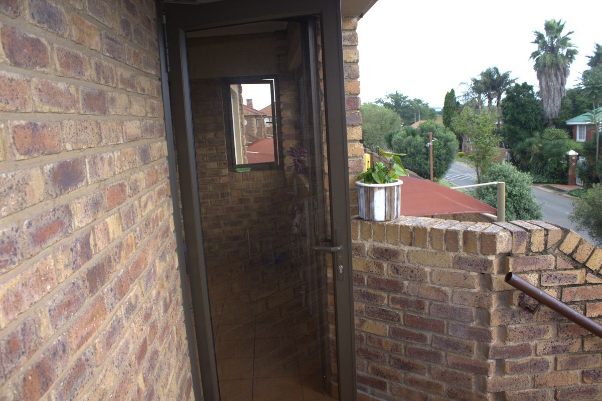 Modern Elegance in Terenure – Your Dream Townhouse Awaits! - Photo 5