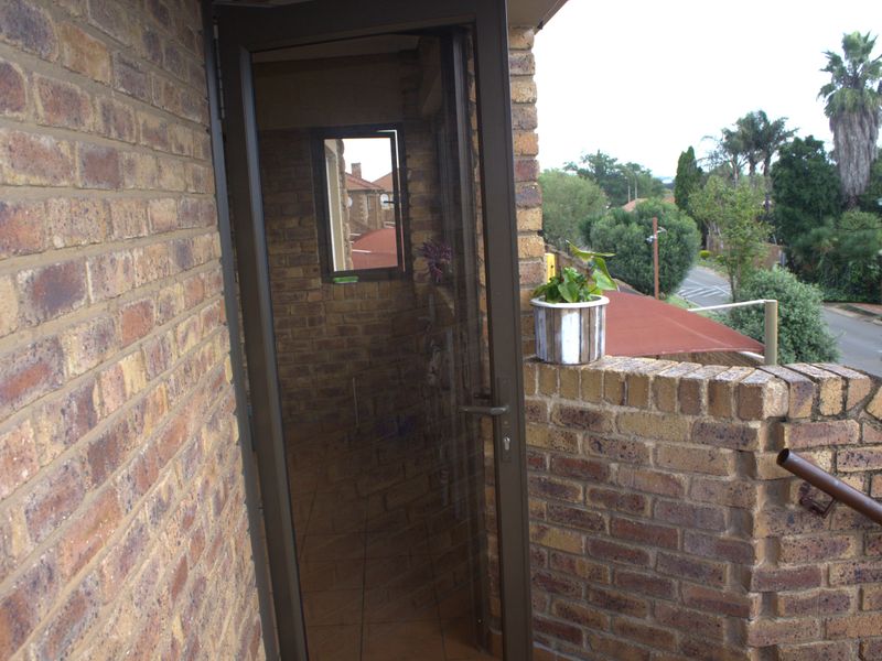 Modern Elegance in Terenure – Your Dream Townhouse Awaits! - Photo 5