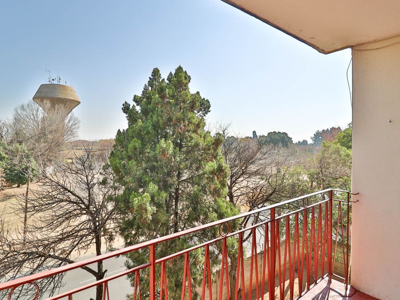 2 Bed 1 Bath Investment Property Situated In A Quiet, Clean And Dignified Suburb, - Photo 10