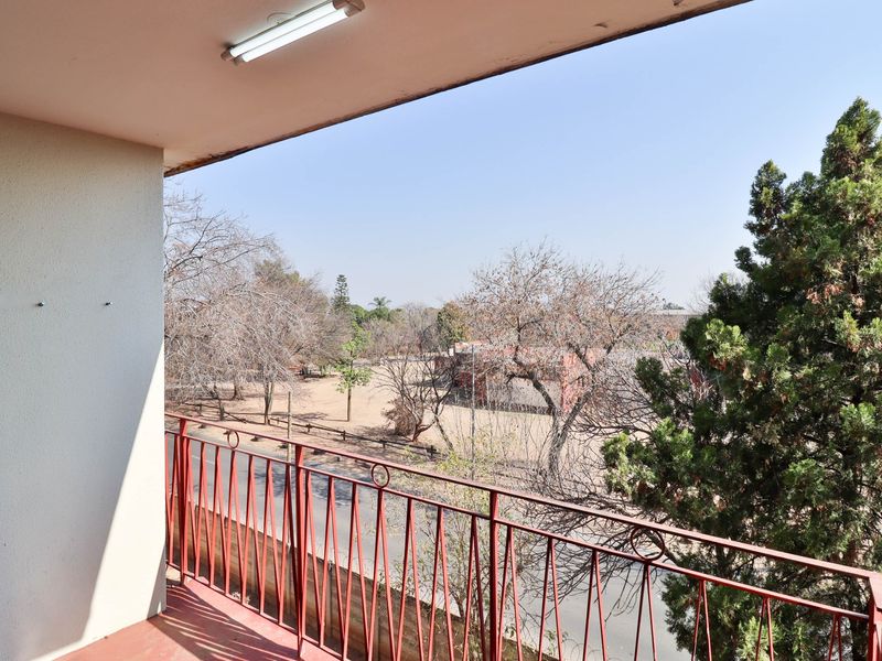 2 Bed 1 Bath Investment Property Situated In A Quiet, Clean And Dignified Suburb, - Photo 8