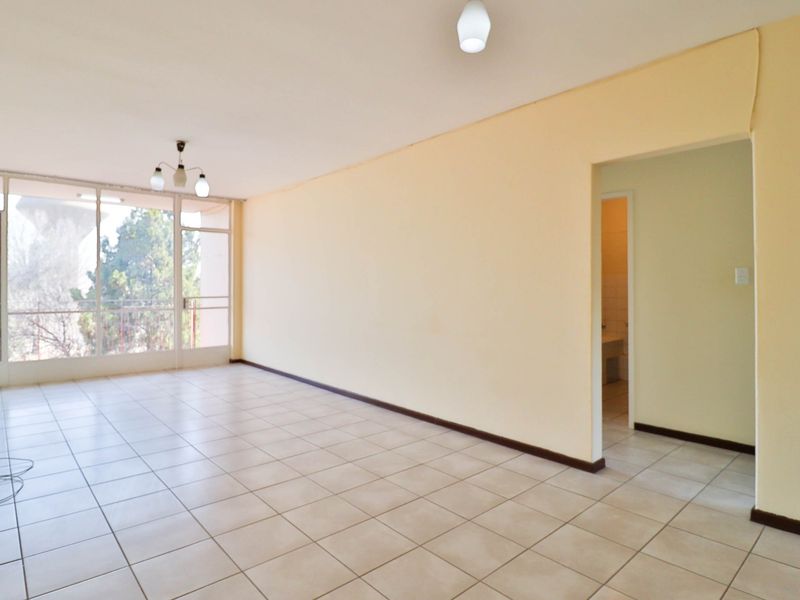 2 Bed 1 Bath Investment Property Situated In A Quiet, Clean And Dignified Suburb, - Photo 3