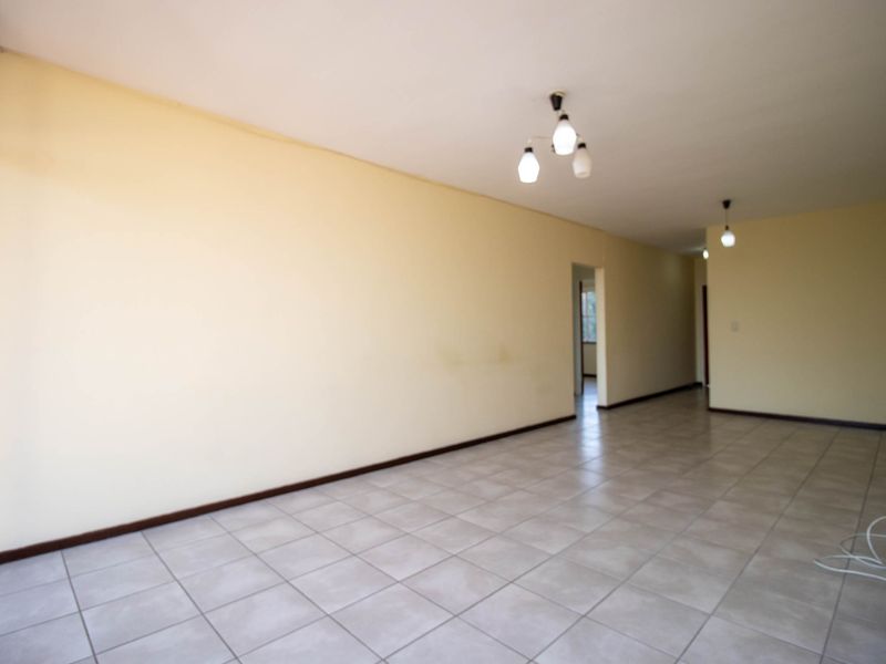 2 Bed 1 Bath Investment Property Situated In A Quiet, Clean And Dignified Suburb, - Photo 5