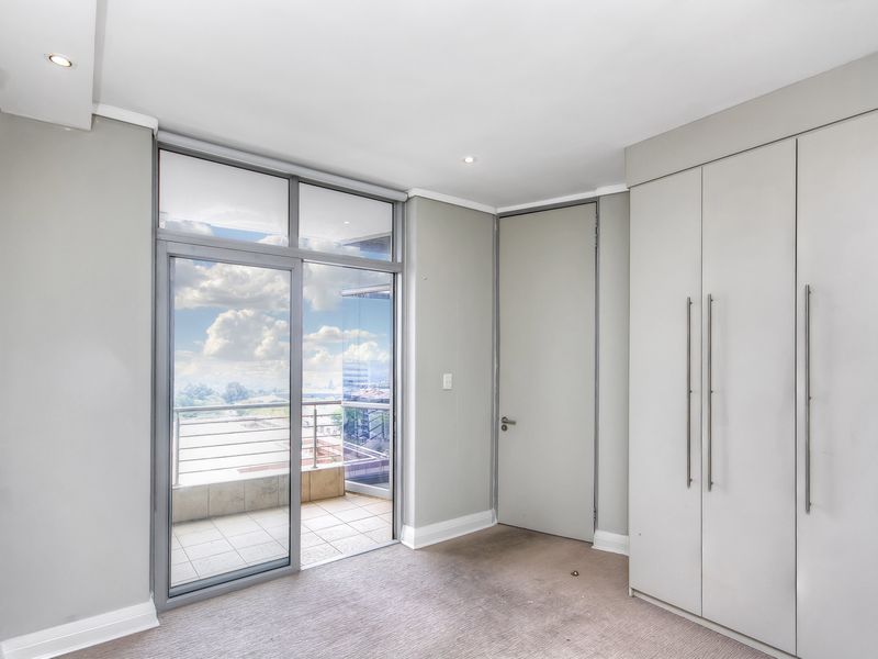 Luxury 2-Bedroom Apartment in Hydro Park, Sandton – Breath-taking Views! - Photo 7