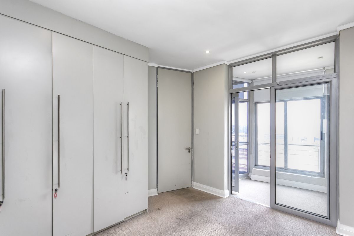 Luxury 2-Bedroom Apartment in Hydro Park, Sandton – Breath-taking Views! - Photo 4