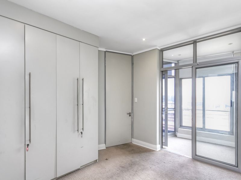 Luxury 2-Bedroom Apartment in Hydro Park, Sandton – Breath-taking Views! - Photo 4