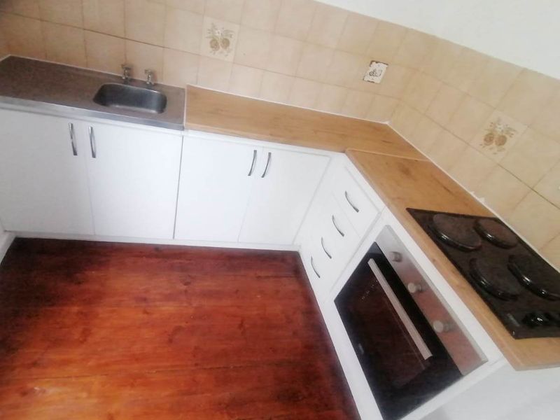 CENTRAL 2 BED 1 BATH APARTMENT FOR RENT - Photo 2