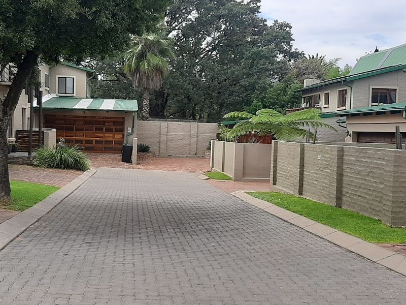 Stylish and Sophisticated! - Photo 2