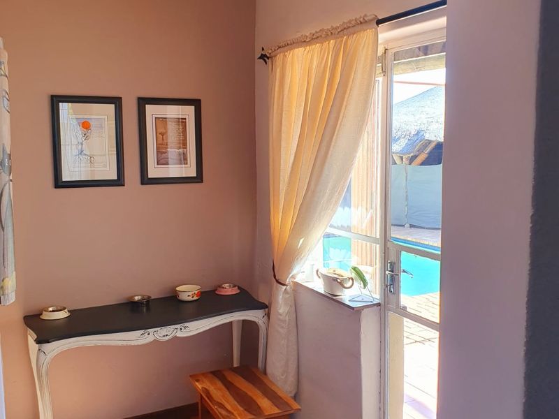 Modern Spacious Home! - Photo 10