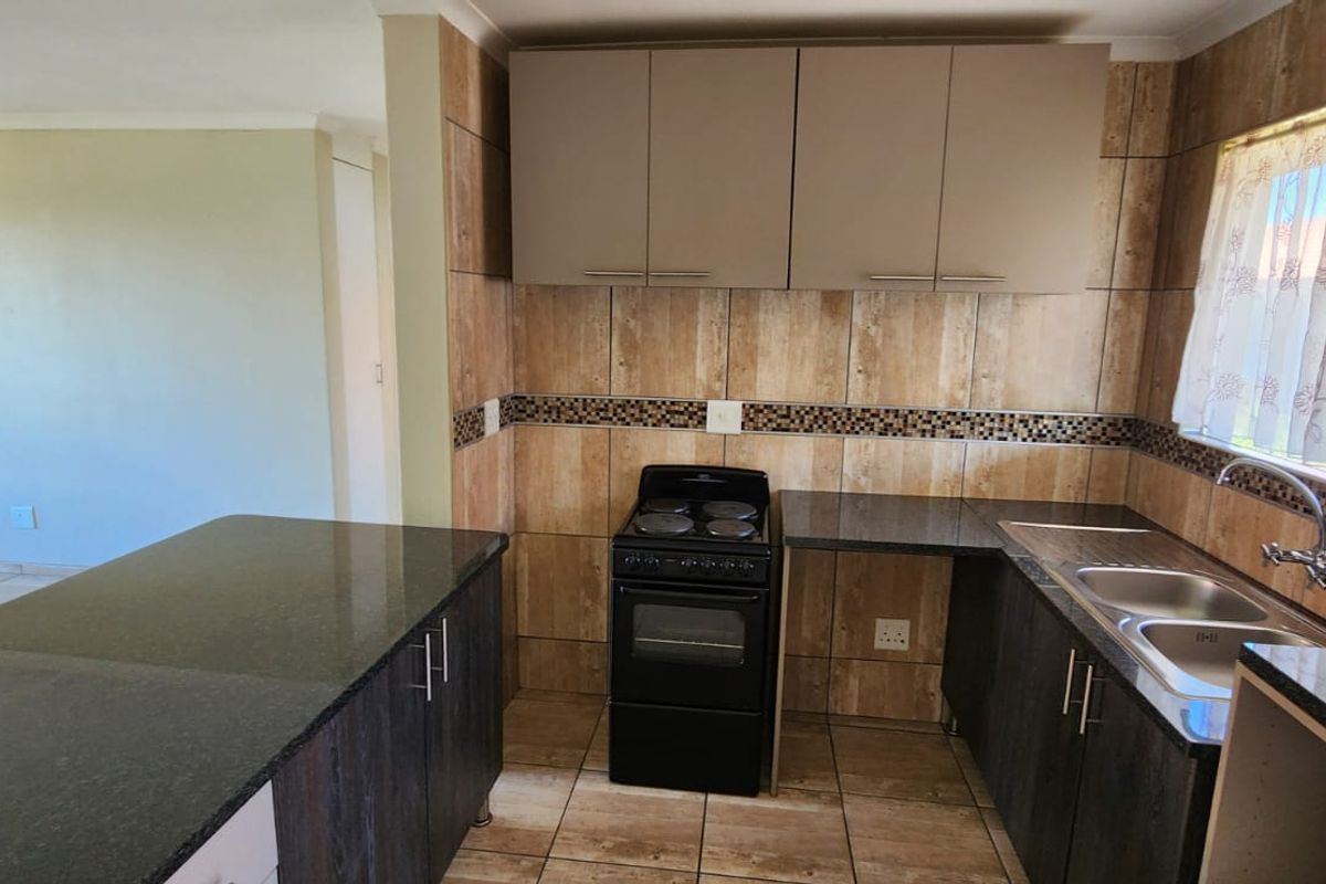 Newly renovated Townhouse! - Photo 4