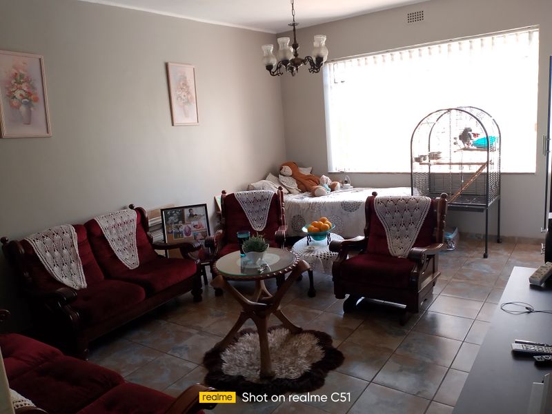 1 Bedroom Flat For Sale in Lambton - Photo 4