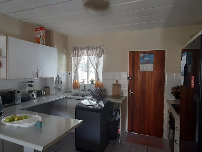 Secure and Modern! - Photo 3