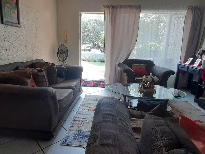 Secure and Modern! - Photo 4