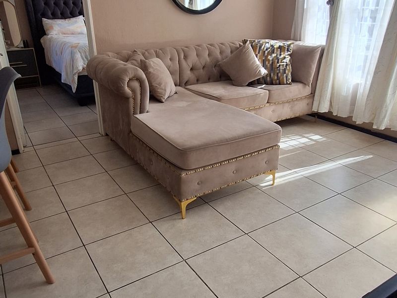 2 Bedroom 2 Bathroom Apartment - Photo 9