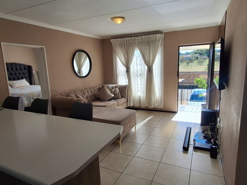 2 Bedroom 2 Bathroom Apartment - Photo 3