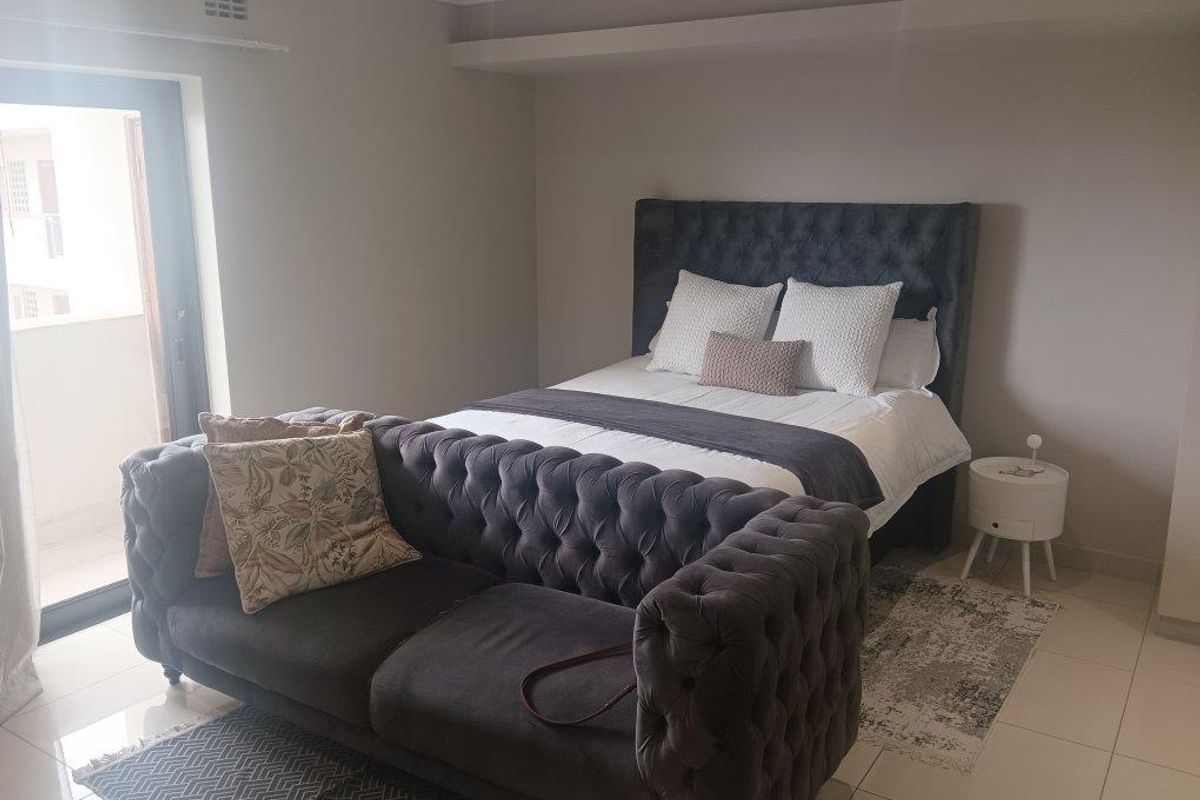 Modern Studio Apartment with Scenic Views - Photo 4