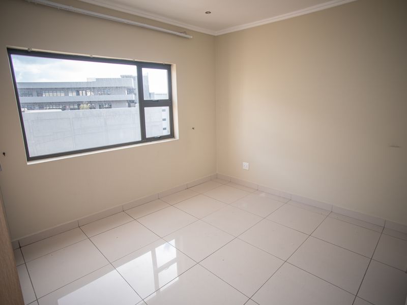 Modern 2-Bedroom Apartment with an aircon for sale in the Heart of Umhlanga Ridge - Photo 9