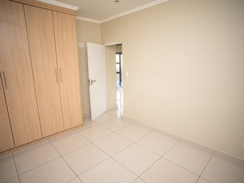 Modern 2-Bedroom Apartment with an aircon for sale in the Heart of Umhlanga Ridge - Photo 8