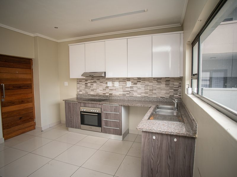 Modern 2-Bedroom Apartment with an aircon for sale in the Heart of Umhlanga Ridge - Photo 2