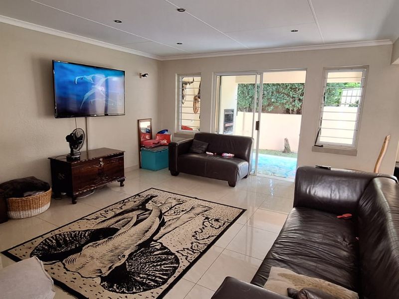 3 Bedroom 2 Bath For Rent - Photo 4