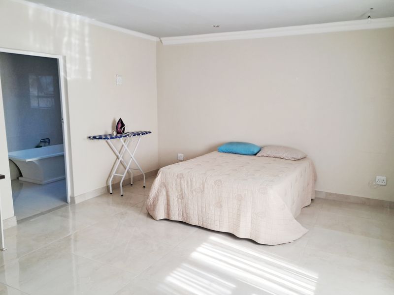 WESTERING ROOM FOR RENT IN SHARED HOUSE - Photo 2
