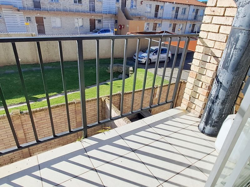 WALMER HEIGHTS 2 BED 1 BATH TOWNHOUSE FOR RENT - Photo 4