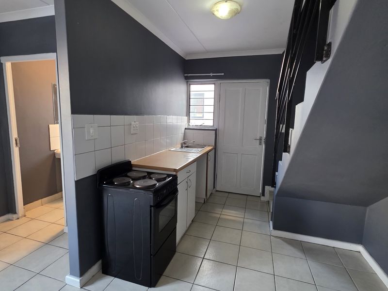 Maitland, 95 Mountain View Villas - 2 Bedroom duplex apartment with allocated parking bay - Photo 8