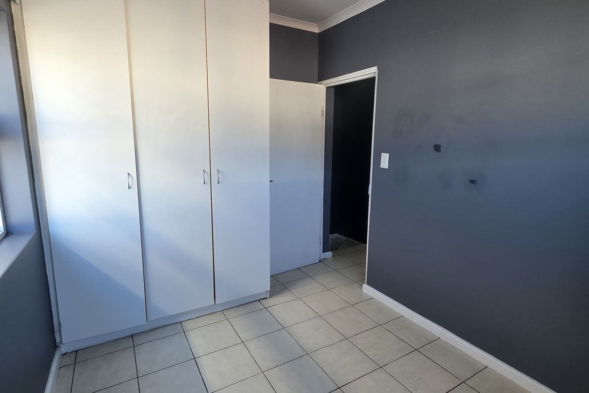 Maitland, 95 Mountain View Villas - 2 Bedroom duplex apartment with allocated parking bay - Photo 2