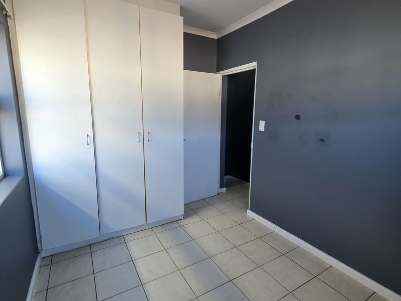 Maitland, 95 Mountain View Villas - 2 Bedroom duplex apartment with allocated parking bay - Photo 2