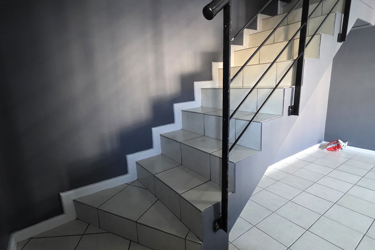 Maitland, 95 Mountain View Villas - 2 Bedroom duplex apartment with allocated parking bay - Photo 5