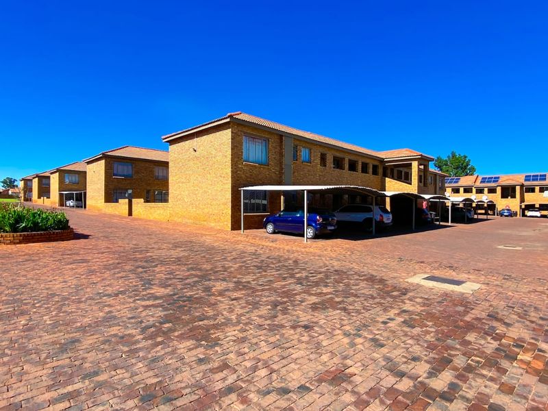 Bachelor and 1 bedroom for sale - Photo 3