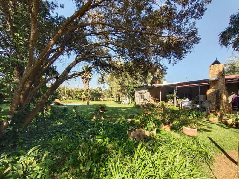 Versatile farmer's dream farm - Photo 2