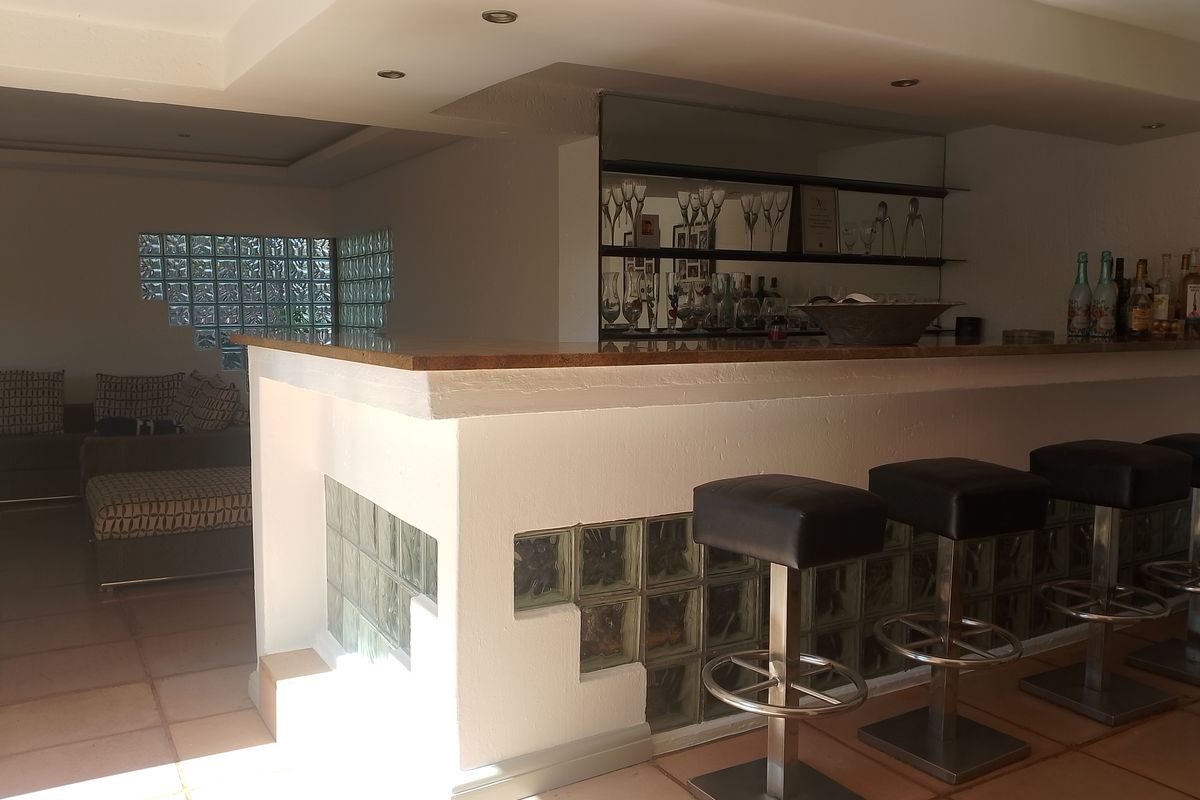 6 Bedroom House for Sale in Sonneveld - Photo 5