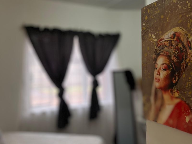 GREAT INVESTMENT - Bachelor flats close to University! - Photo 3