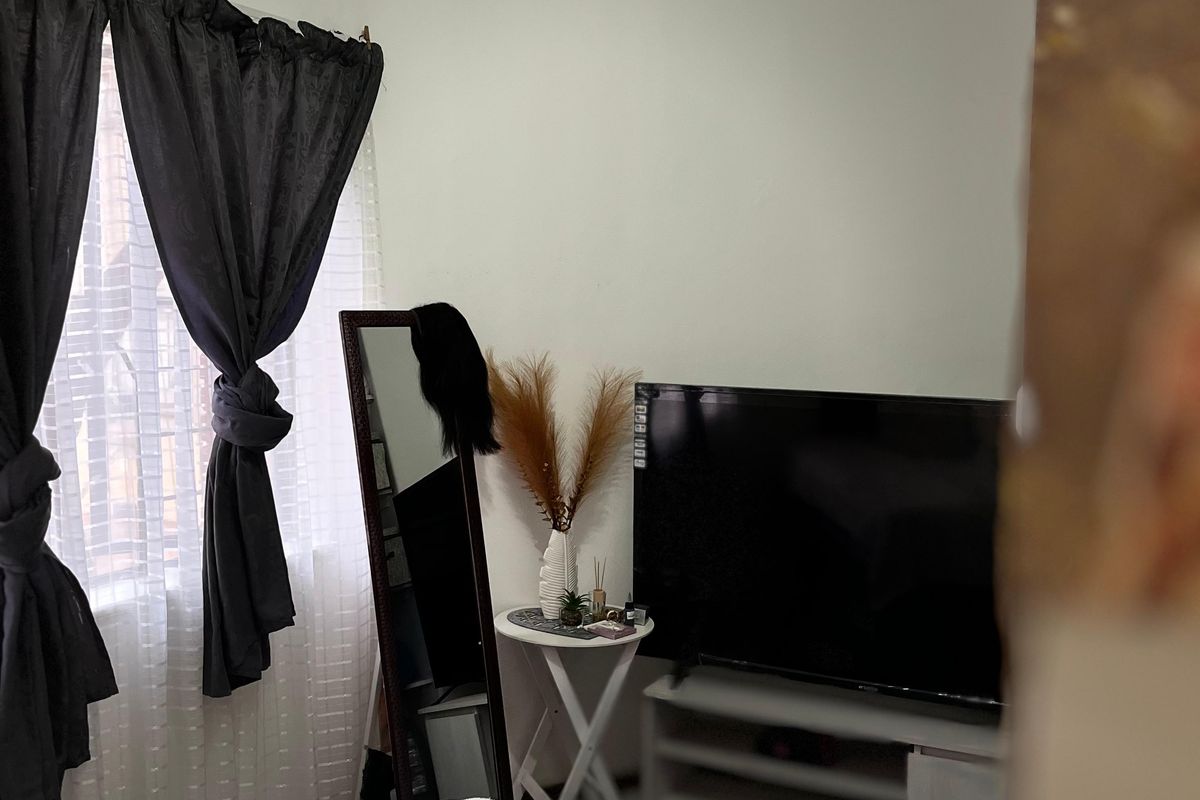 GREAT INVESTMENT - Bachelor flats close to University! - Photo 2