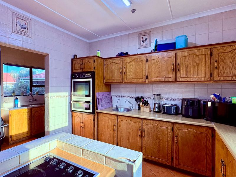 Immaculate Double Storey Home in Ferryvale - Photo 10