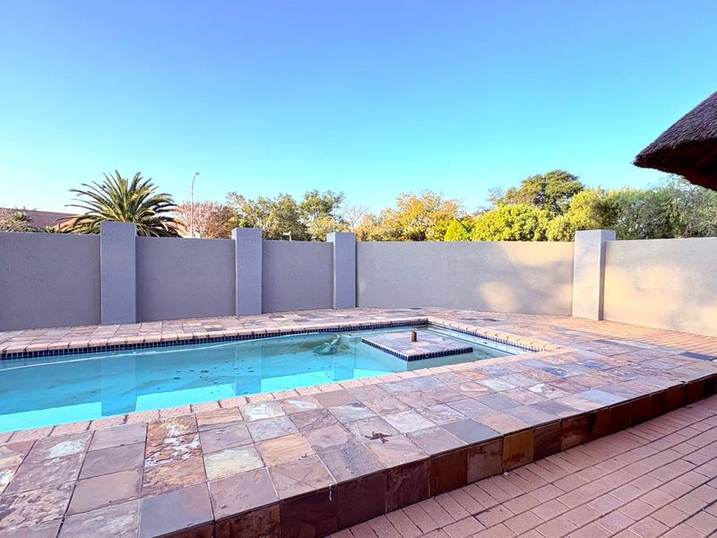 Immaculate Double Storey Home in Ferryvale - Photo 3