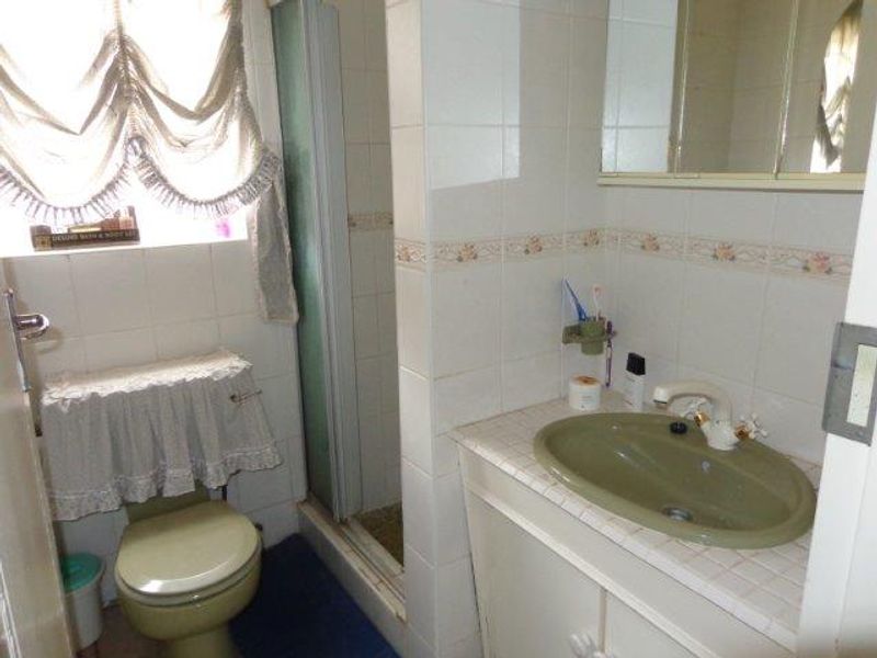 Family Home! - Photo 6