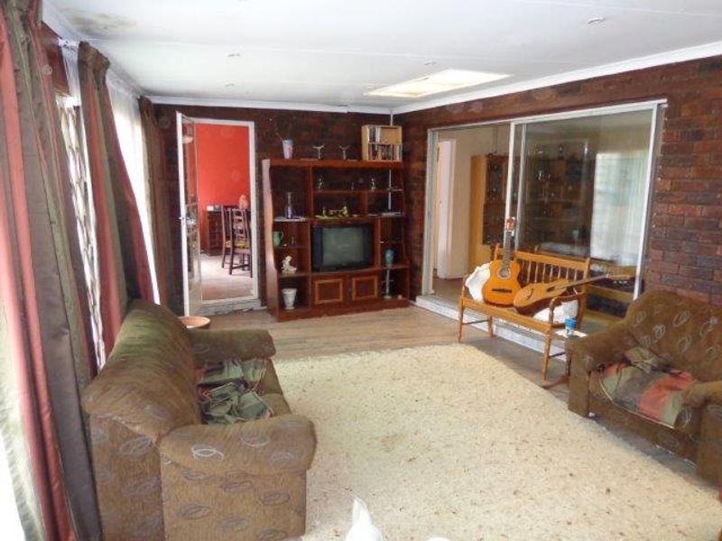 Family Home! - Photo 3