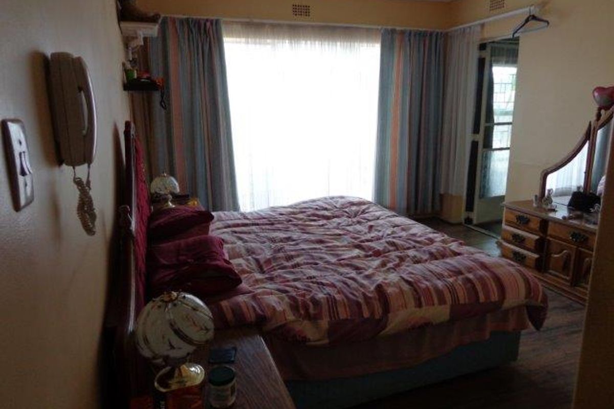 Family Home! - Photo 5