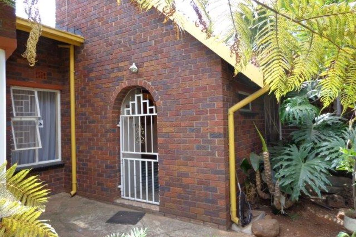 Family Home! - Photo 2