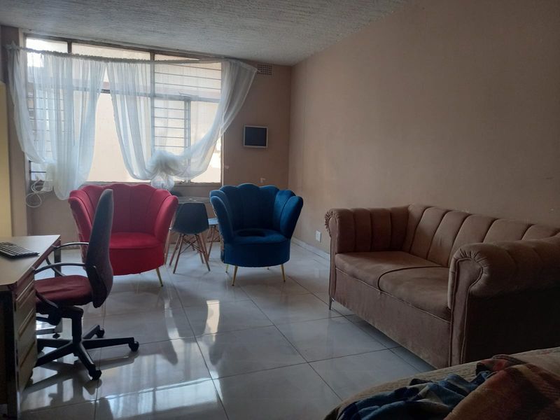 2-Bedroom Flatlet for Sale – Prime Location! Spacious 2-bedroom flatlet with 1 bathroom and double - Photo 7