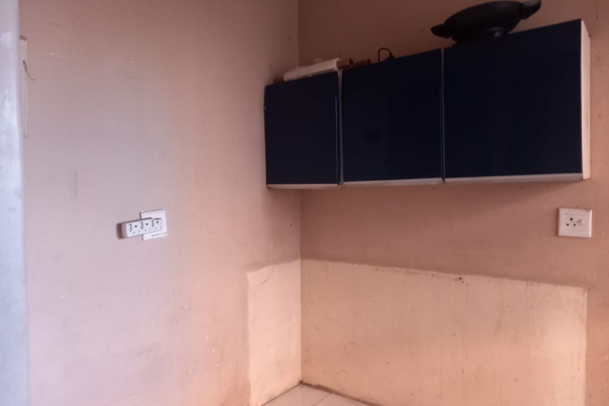 2-Bedroom Flatlet for Sale – Prime Location! Spacious 2-bedroom flatlet with 1 bathroom and double - Photo 5