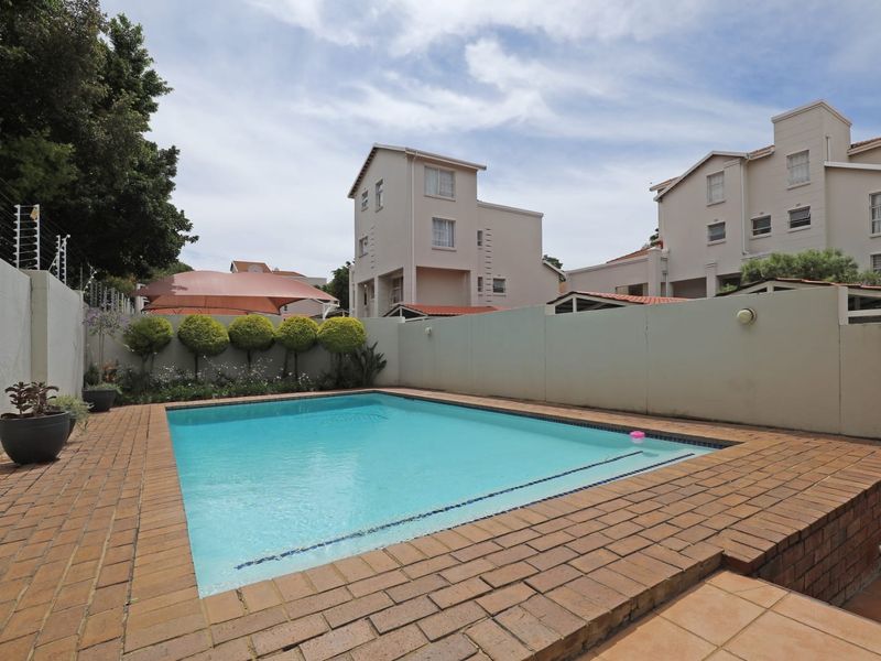 2/ 3 bed 2 bath duplex apartment - Photo 10