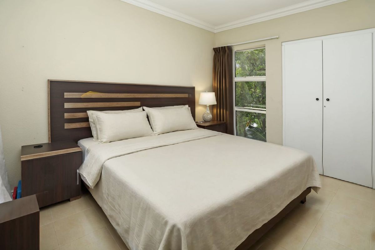 2/ 3 bed 2 bath duplex apartment - Photo 4